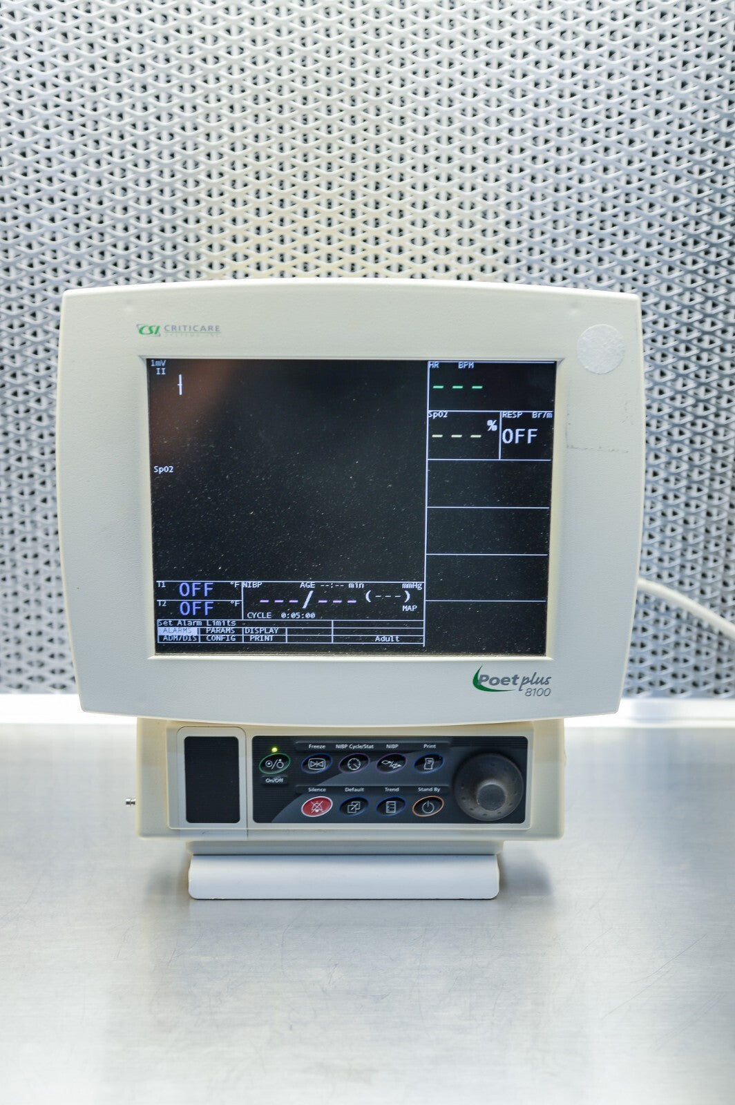 CRITICARE 8100 POET PLUS VITAL SIGNS MONITOR REF: 81B001P00ECX