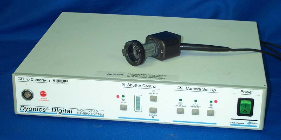 Dyonics Digital 3-chip Console