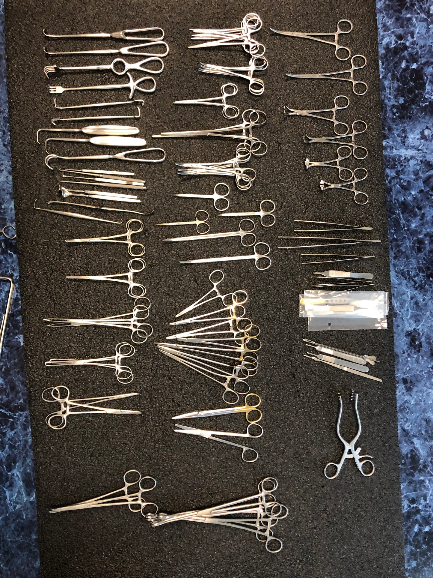 LARGE PLASTIC SURGERY INSTRUMENT SET: