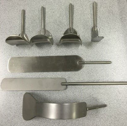 ASSORTED USED RETRACTOR BLADES FOR IRON INTERN and OMNITRAC