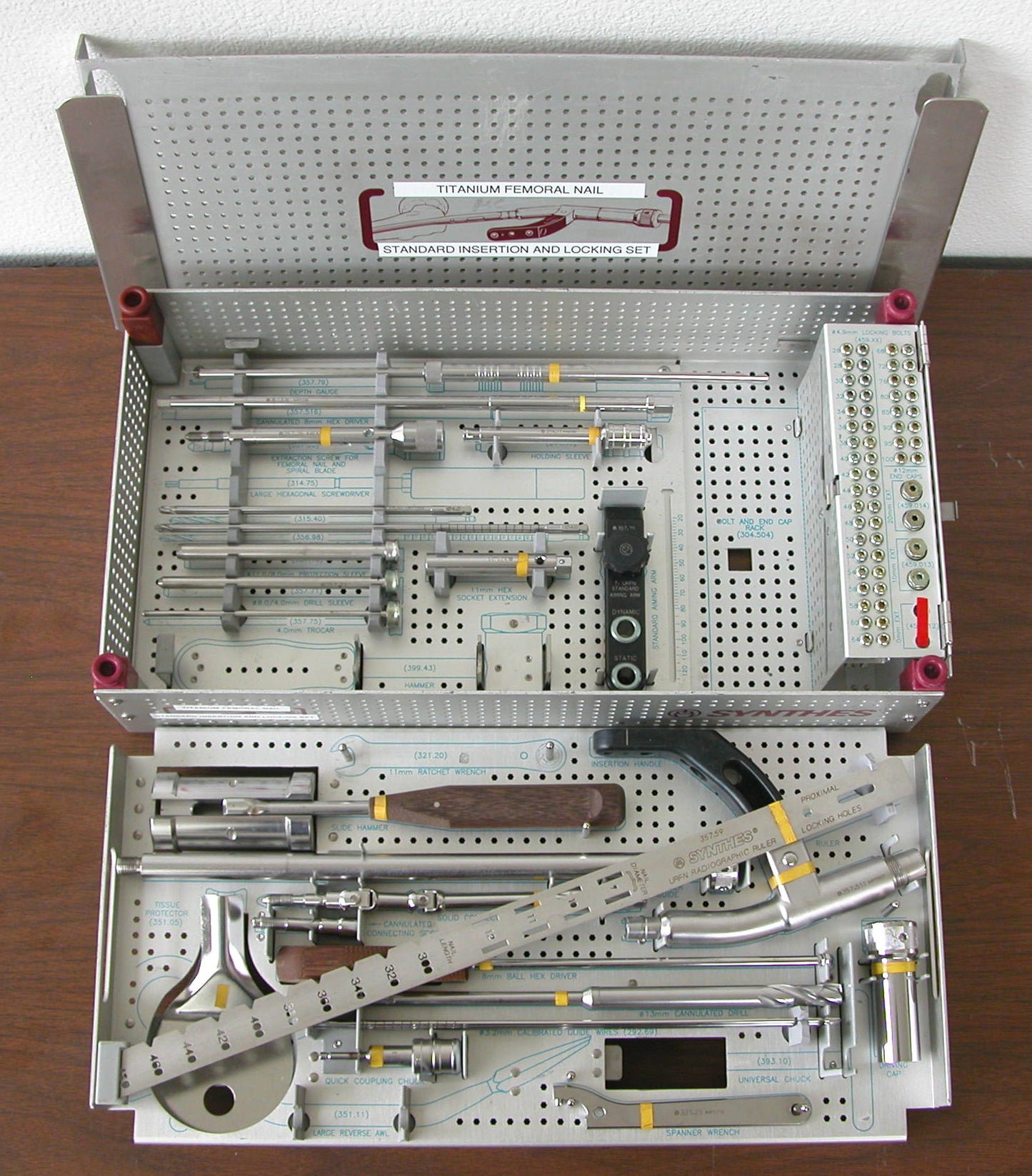 Synthes 105.655 Titanium Femoral Nail Standard Insertion and Locking Set