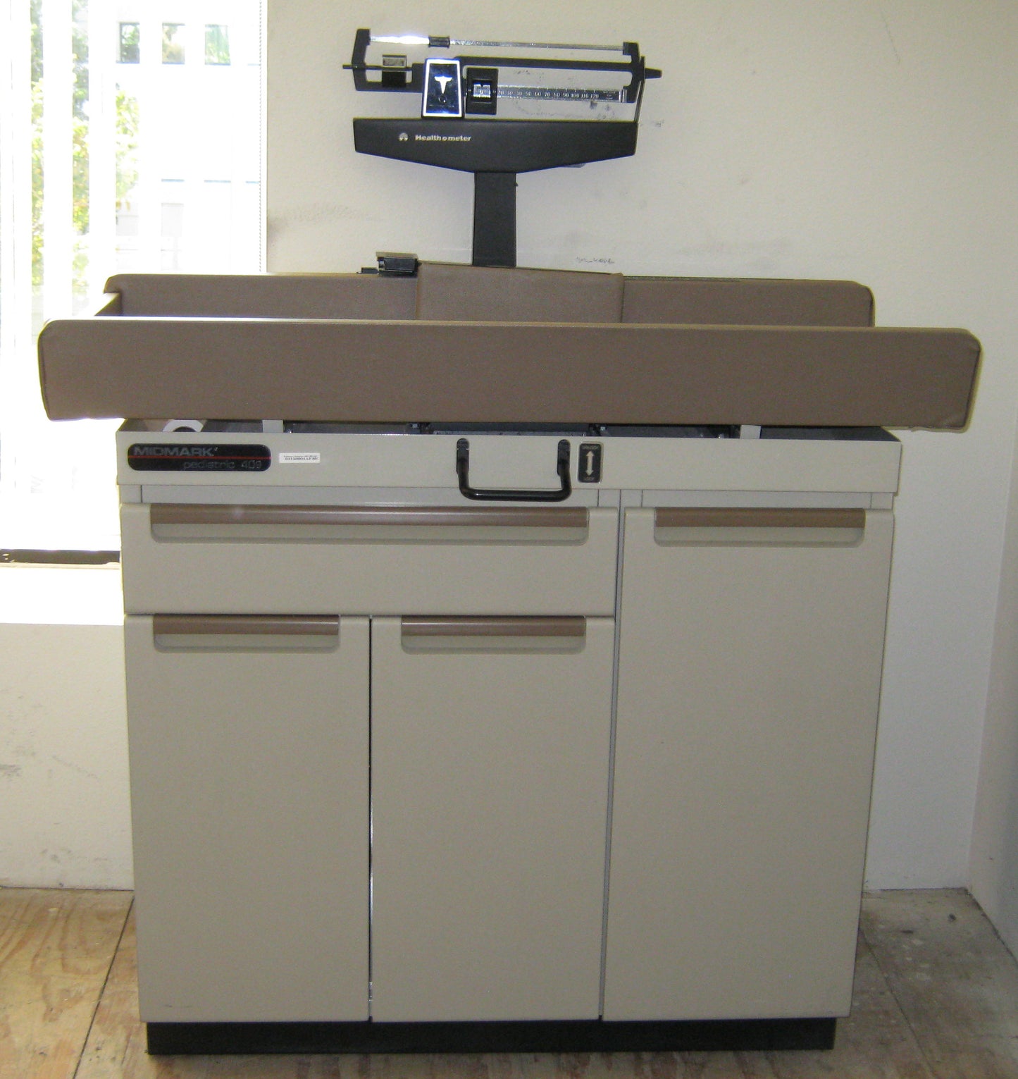 Midmark 409 Pediatric Examination Table