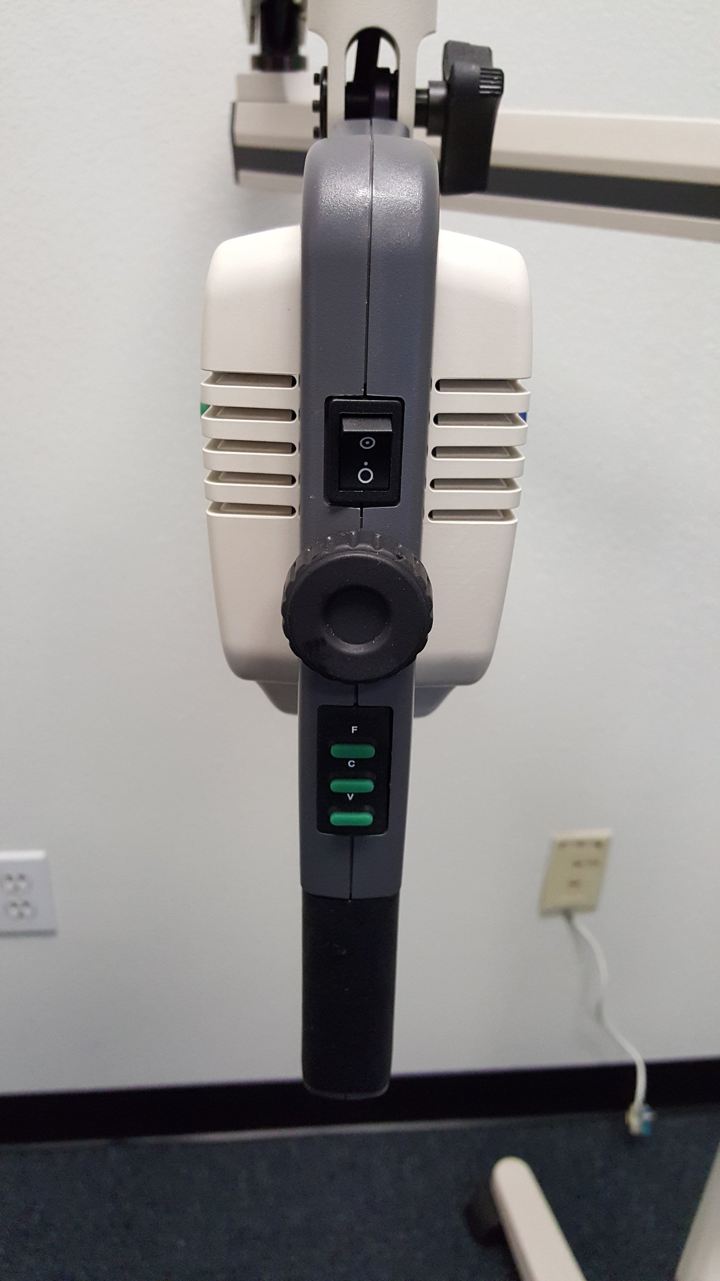 Welch Allyn 89000 Video Path Video Colposcope With Swing Arm Stand