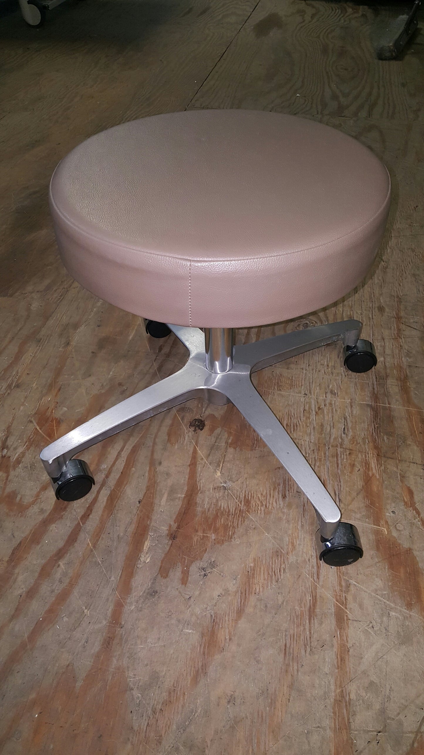 Midmark 183-001 Screw Top Stool, No-Back