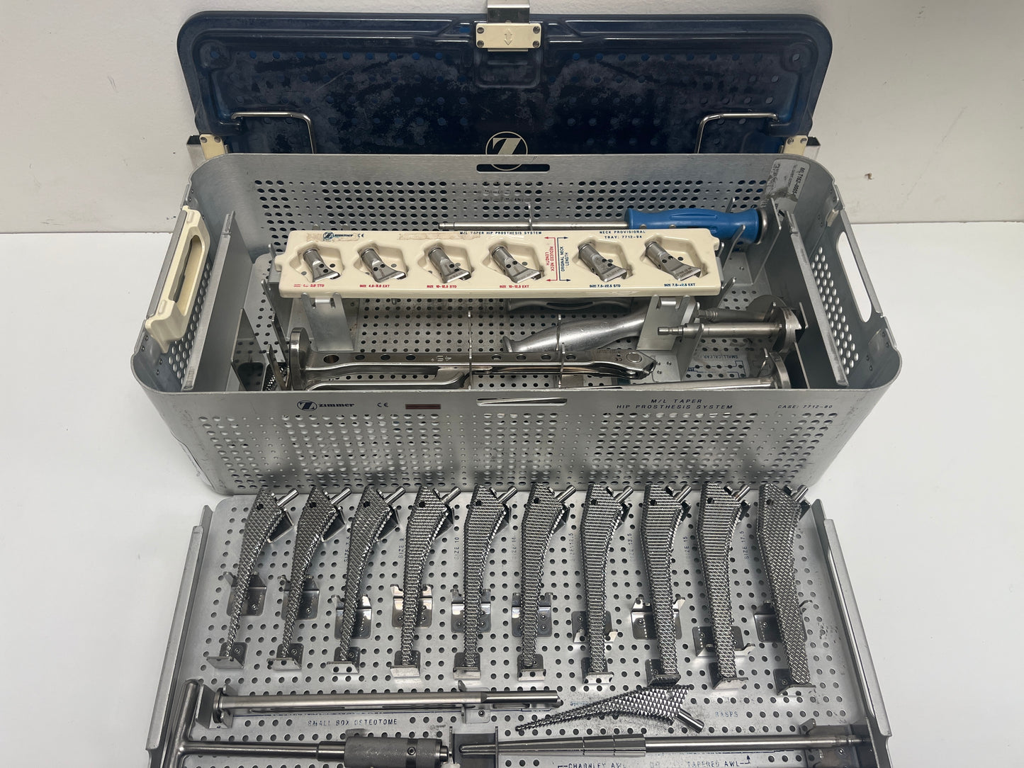 ZIMMER M/L TAPER HIP PROSTHESIS SYSTEM