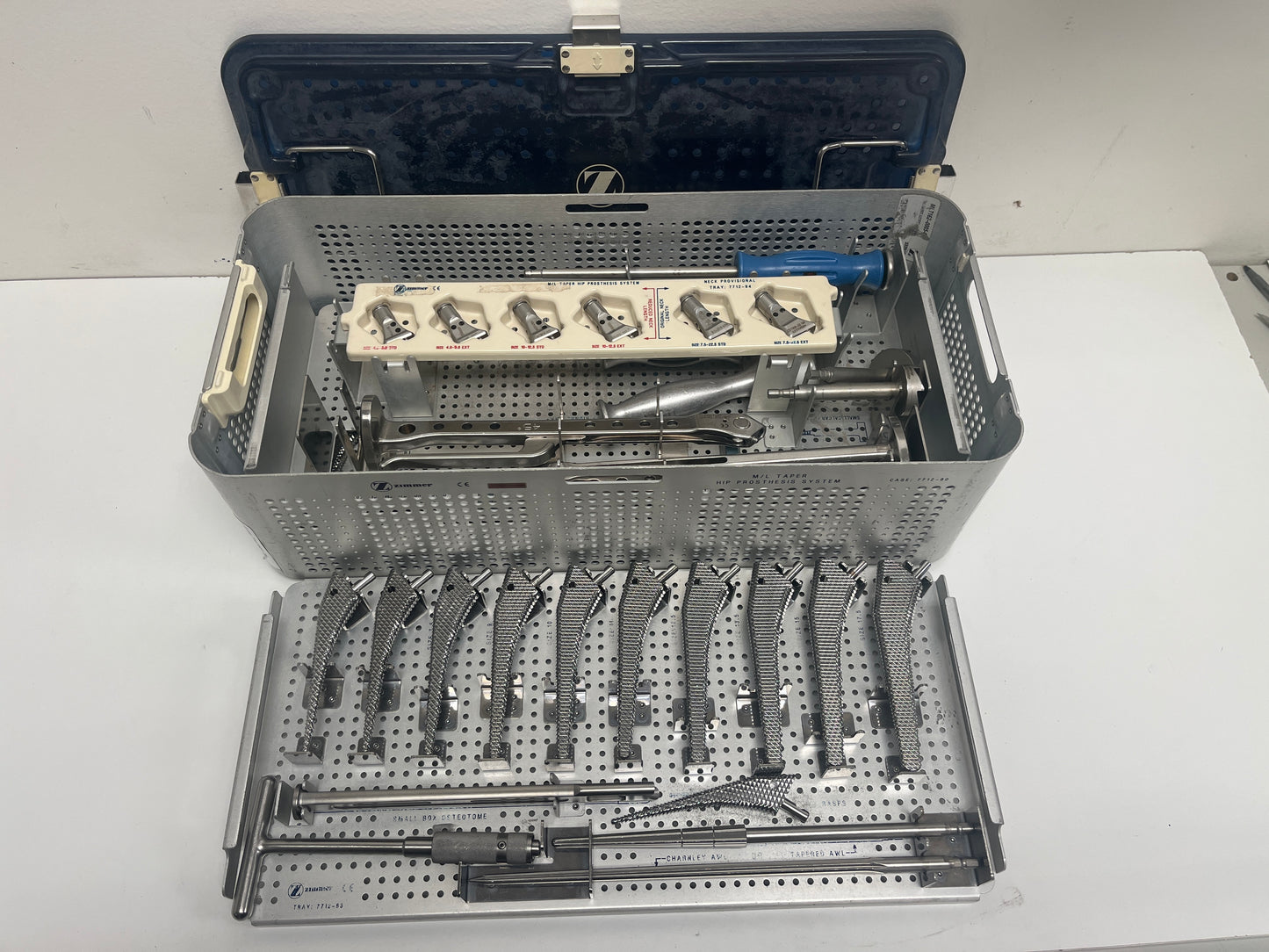 ZIMMER M/L TAPER HIP PROSTHESIS SYSTEM