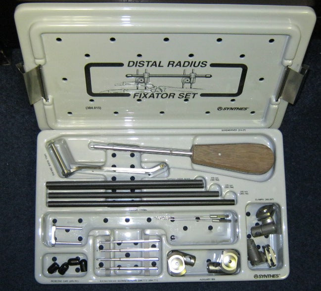 Synthes Distal Radius Fixator Set: