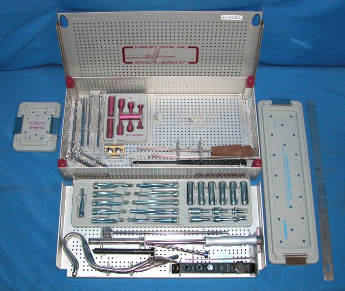 Synthes Titanium Femoral Nail Specialty