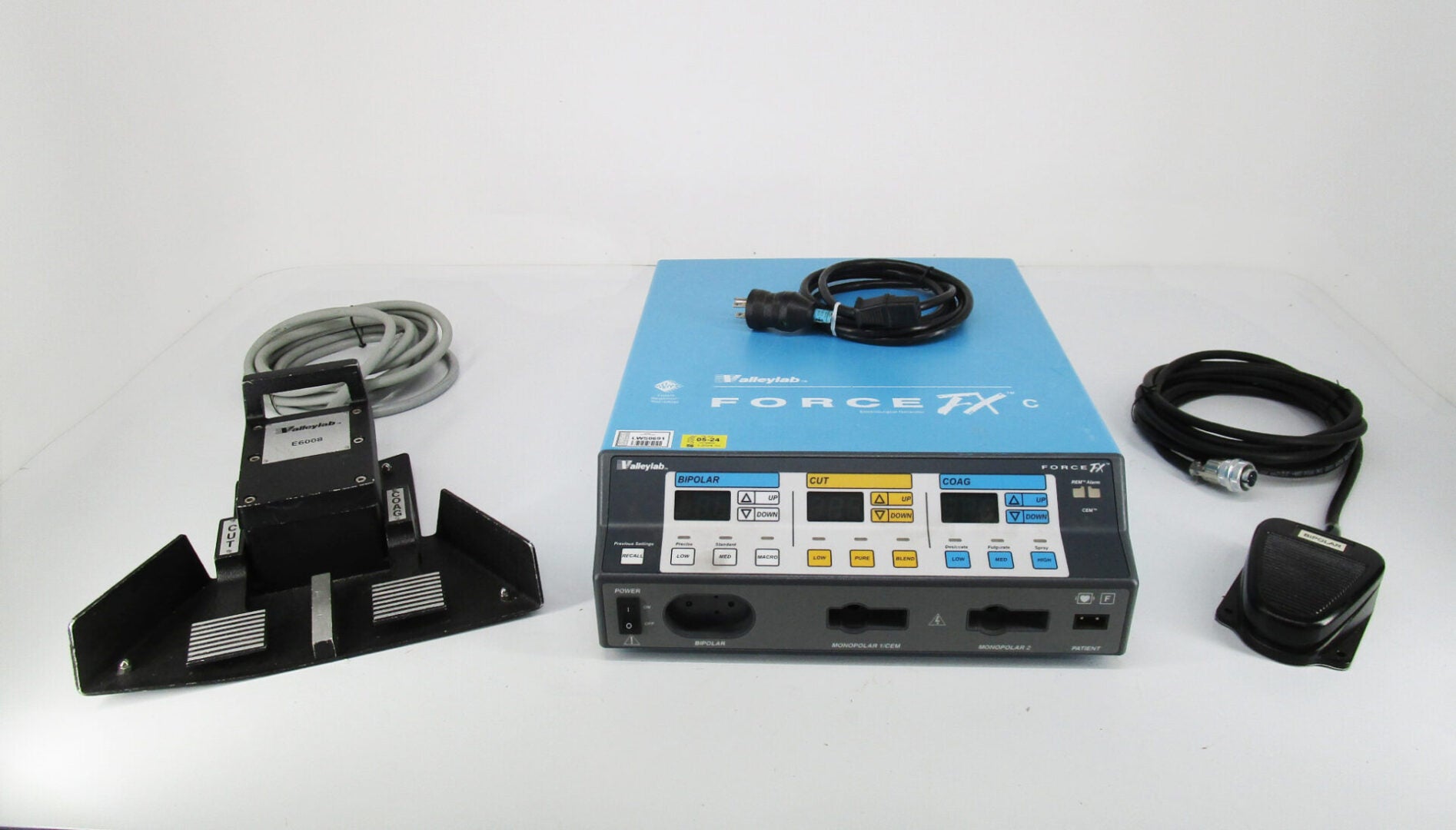 Valleylab Force Fx ESU SHOWN WITH OPTIONAL FOOTSWITCHES