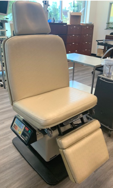 Midmark 411 Power Exam Table