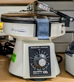 Clay Adams Readacrit Centrifuge