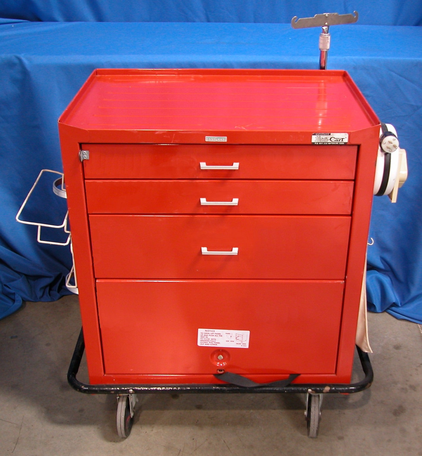Waterloo Uni Crash Cart, 3-Drawer, With Bottom Storage