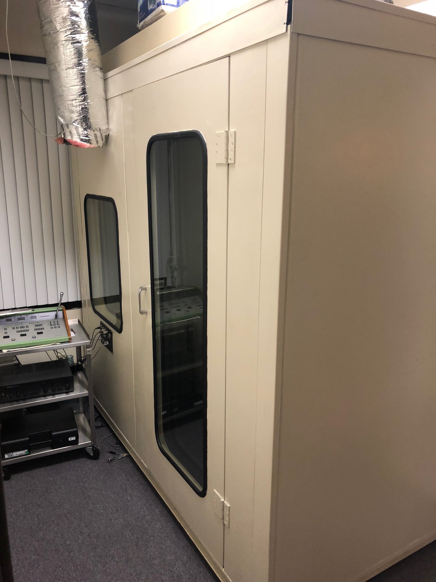 ECKEL FIXED AUDIO BOOTH  91.5" x 48.5" x 84"