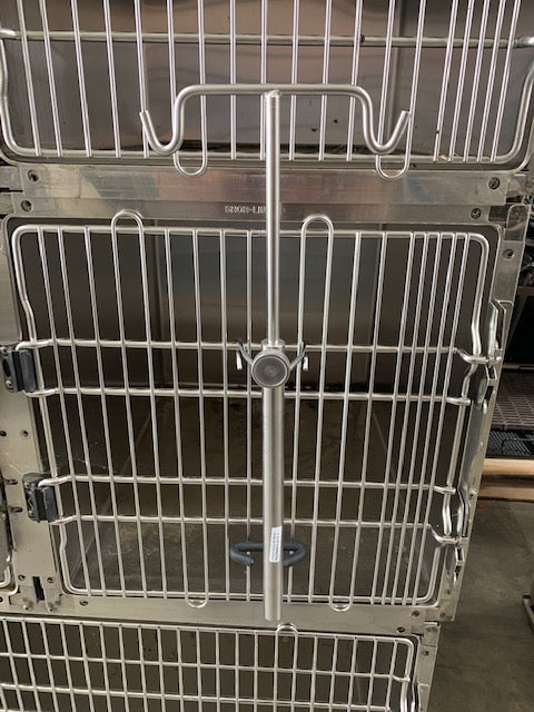 VETERINARY IV POLE, CAGE MOUNTED - IV PUMP CAN BE MOUNTED