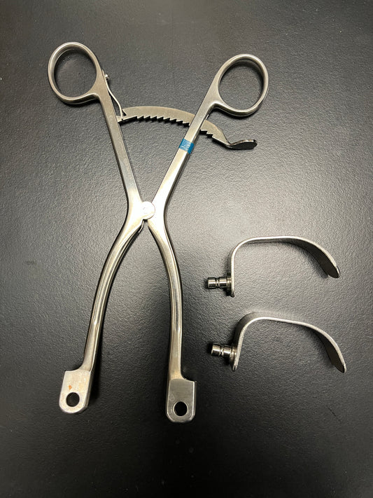 Shoulder Retractor