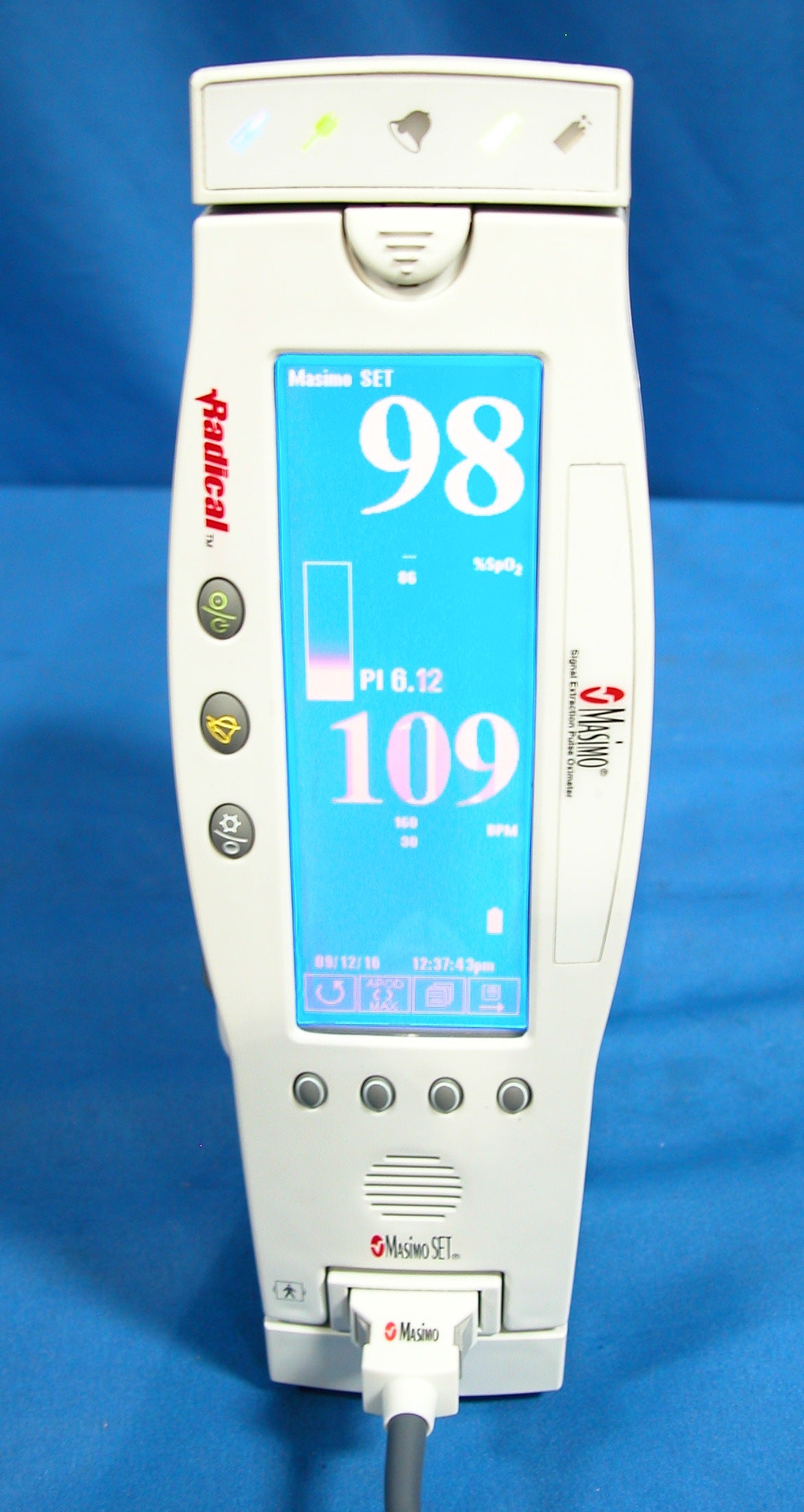 Masimo Radical Handheld Pulse Oximeter with Docking Station