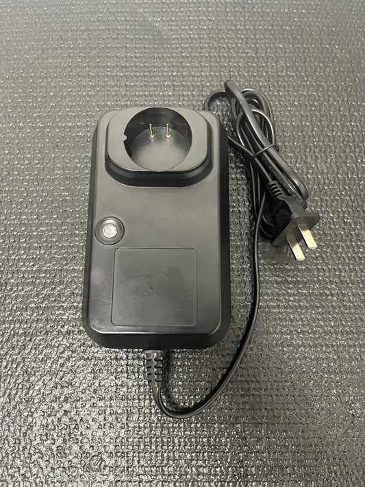 BATTERY CHARGER FOR PUSH CUT TPLO SAW