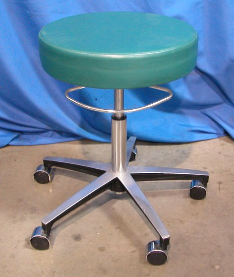 Midmark 125-001 Pneumatic Stool