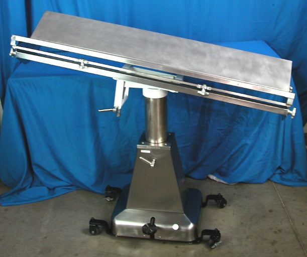 SHOR-LINE VETERINARY OPERATING TABLE, V-TOP HYDRAULIC LIFT