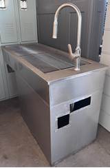 VSSI S/S VETERINARY WET TABLE 55.5" x 24"